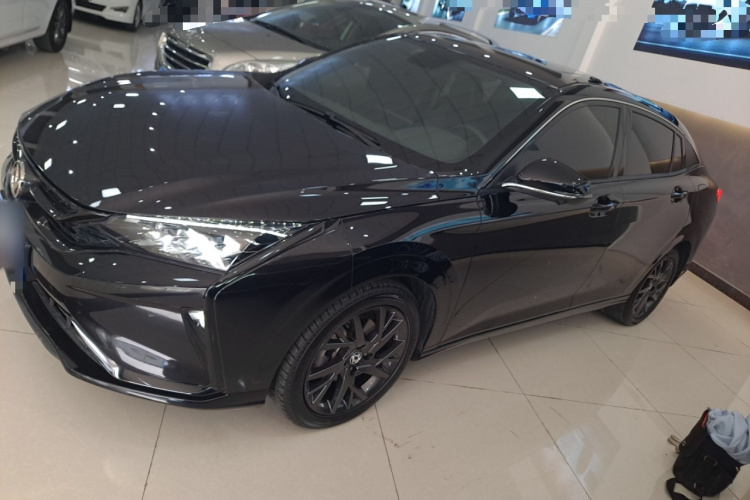 东风风神 奕炫 2020款 230T 自动炫酷曜夜骑士版车身外观4