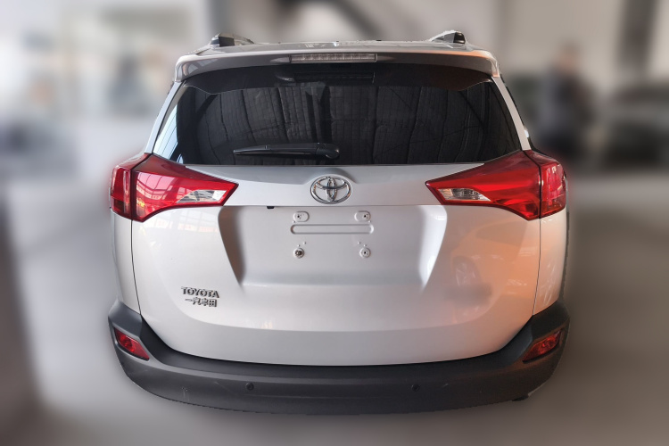 丰田 RAV4荣放 2015款 2.0L CVT四驱新锐版车身外观6