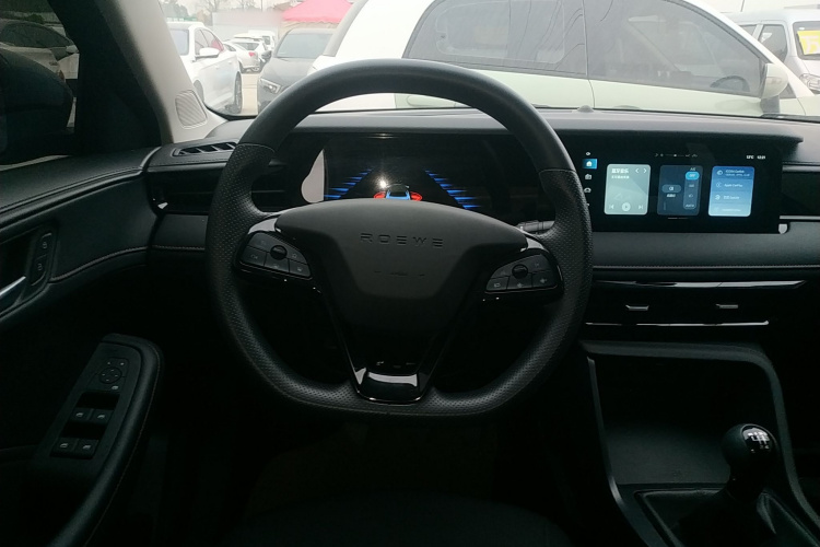 荣威i5 2023款 1.5L 手动舒享版中控内饰13