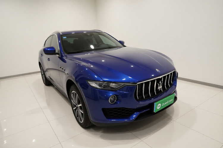 玛莎拉蒂 Levante 2019款 3.0T 标准版 国VI车身外观3