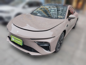 哪吒汽车 哪吒S 2022款 增程版 1160km 后驱中版