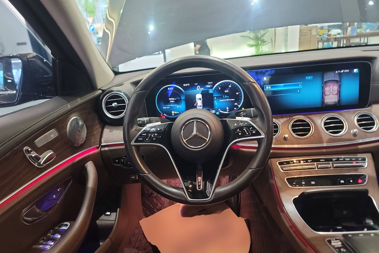 奔驰E级 2022款 E 260 L局部细节13