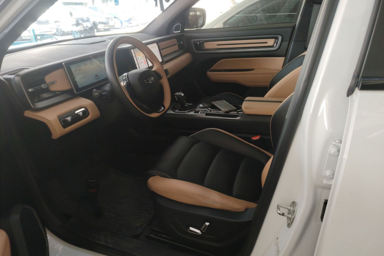 吉利汽车 吉利icon 2023款 1.5TD 巧克力醇巧版中控内饰19