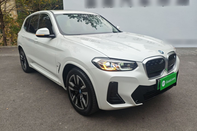 宝马iX3 2022款 改款 领先型车身外观3