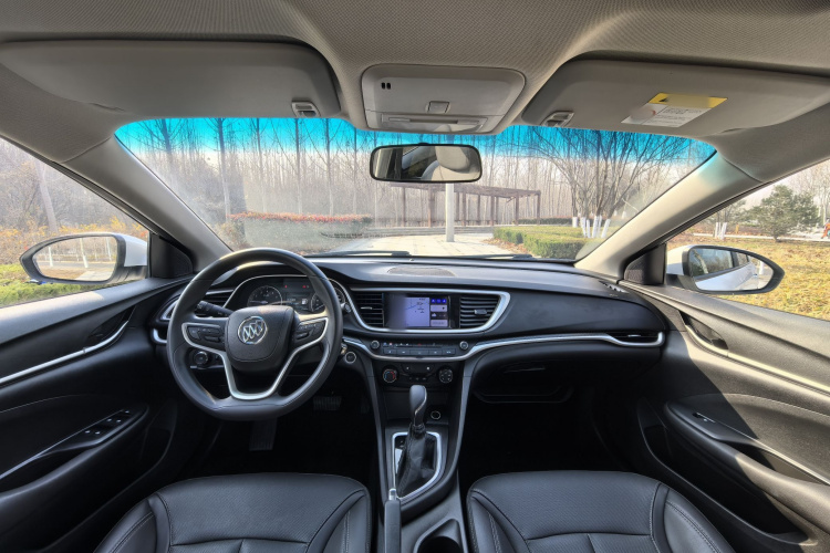 别克 英朗 2021款 改款 典范 1.5L 自动精英型中控内饰7003