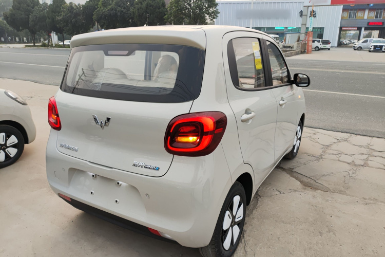 五菱汽车 宏光MINIEV 2025款 四门版 进阶款车身外观7