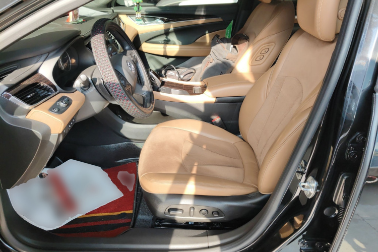 别克 君越 2016款 20T 豪华型中控内饰19