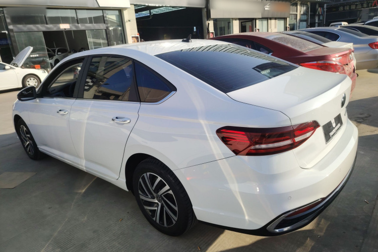 大众 朗逸 2024款 1.5L 自动星空五百万版车身外观4