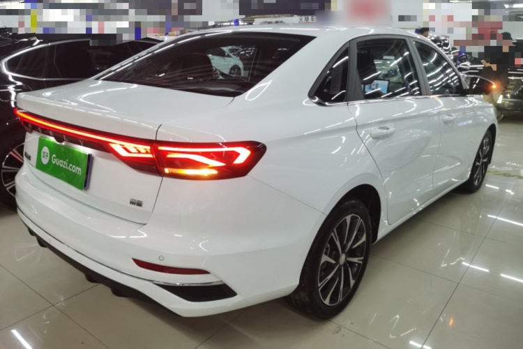 吉利汽车 帝豪 2025款 第4代 1.5L CVT旗舰型车身外观7