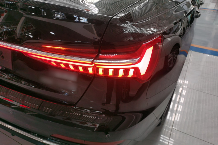 奥迪A6L 2020款 40 TFSI 豪华动感型车身外观6006