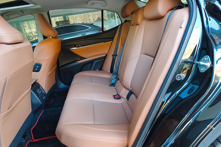 丰田 凯美瑞 2024款 双擎 2.0HGVP 豪华版中控内饰7004