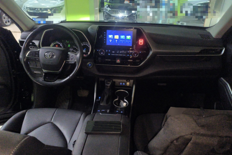 丰田 汉兰达 2022款 双擎 2.5L 四驱豪华版 7座中控内饰7002