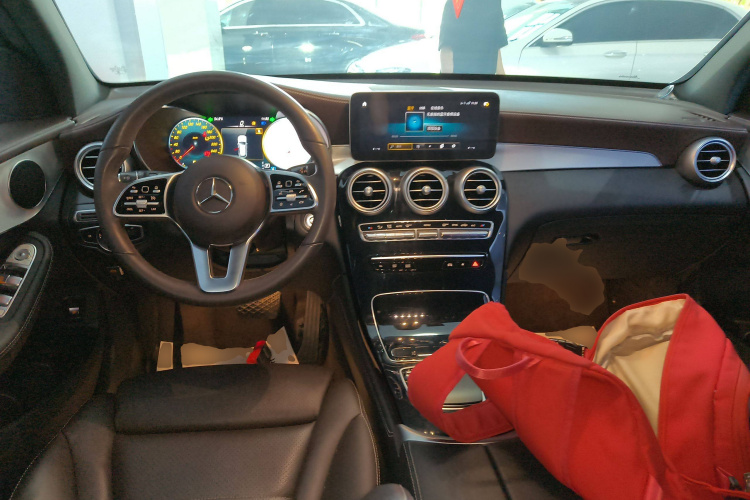 奔驰GLC 2021款 GLC 260 L 4MATIC 动感型中控内饰12