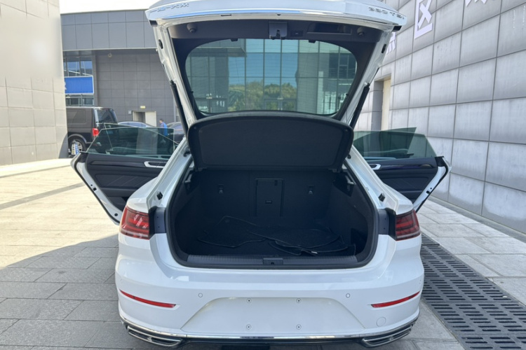 一汽-大众CC 2023款 380TSI 夺目版中控内饰7004