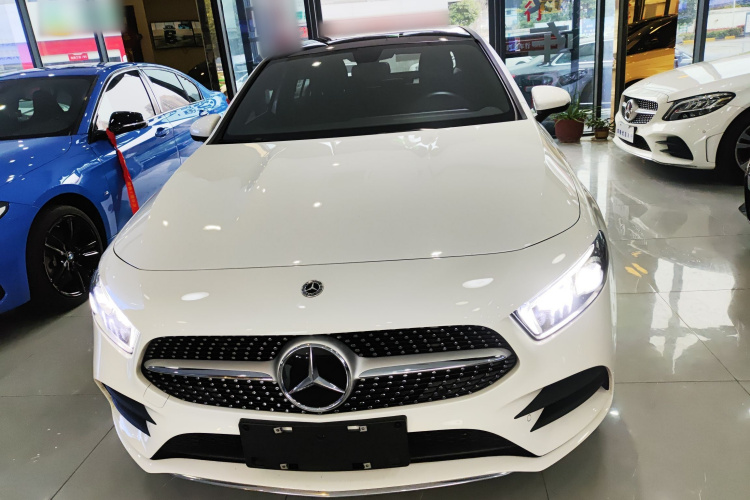 奔驰A级 2022款 改款三 A 200 L 运动轿车时尚型车身外观6001