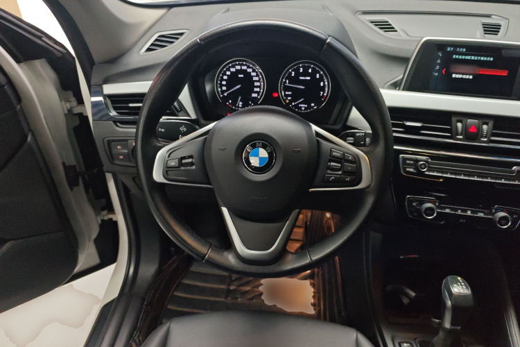 宝马X1 2019款 sDrive20Li 领先型中控内饰13