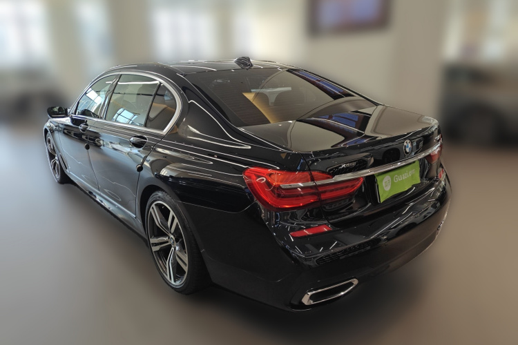 宝马7系 2018款 740Li xDrive 尊享型 M运动套装车身外观5