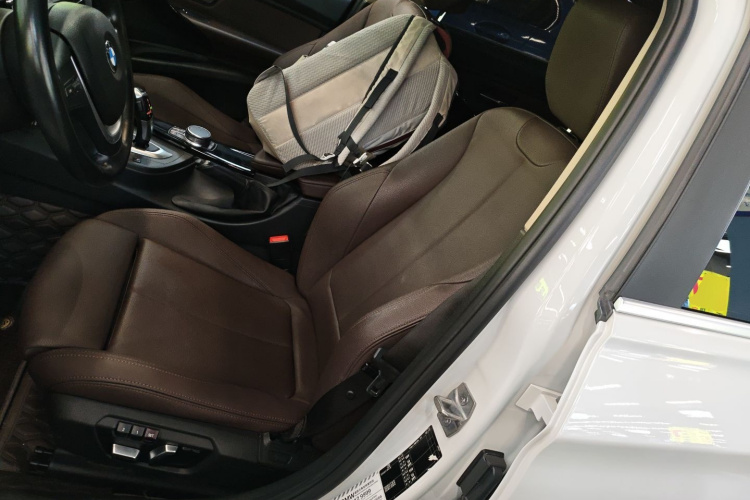 宝马3系 2019款 320Li 时尚型中控内饰19