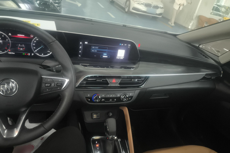 别克GL6 2021款 323T 轻混动互联豪华型中控内饰12