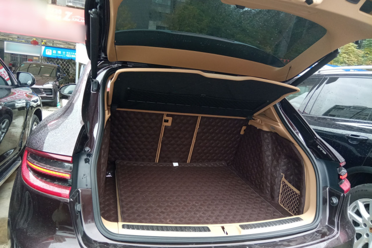 保时捷 2014款 Macan 2.0T机舱底盘23