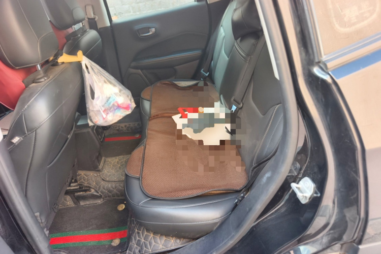 Jeep 指南者 2017款 200T 自动家享版中控内饰21