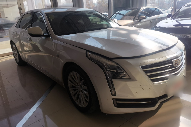 凯迪拉克CT6 2017款 28T 豪华型车身外观3