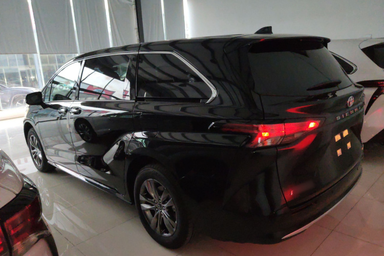 丰田 赛那SIENNA 2026款 2.5L 双擎四驱豪华版车身外观4