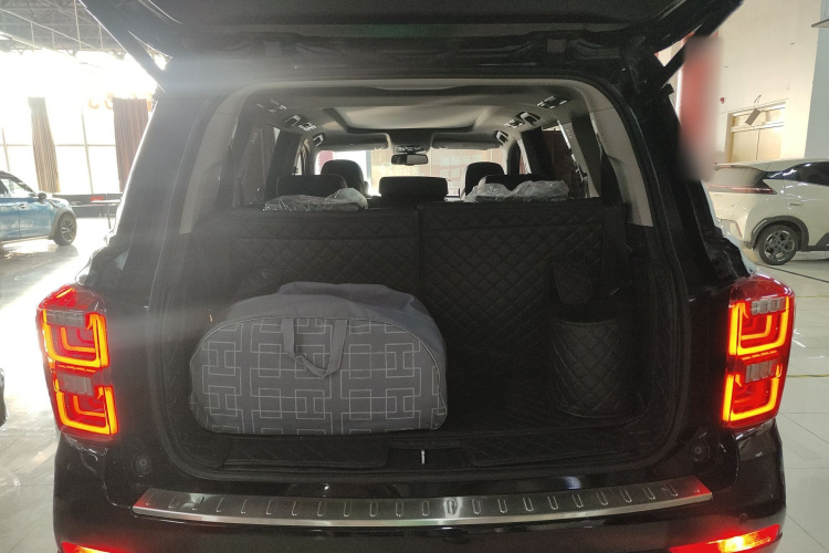 广汽传祺 传祺GS8 2017款 320T 两驱豪华智联版（七座）机舱底盘23