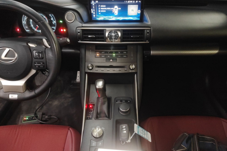 雷克萨斯IS 2017款 300 F SPORT版局部细节18