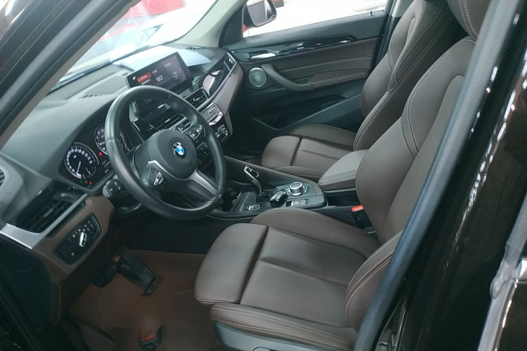 宝马X1 2021款 sDrive25Li 领先型中控内饰19