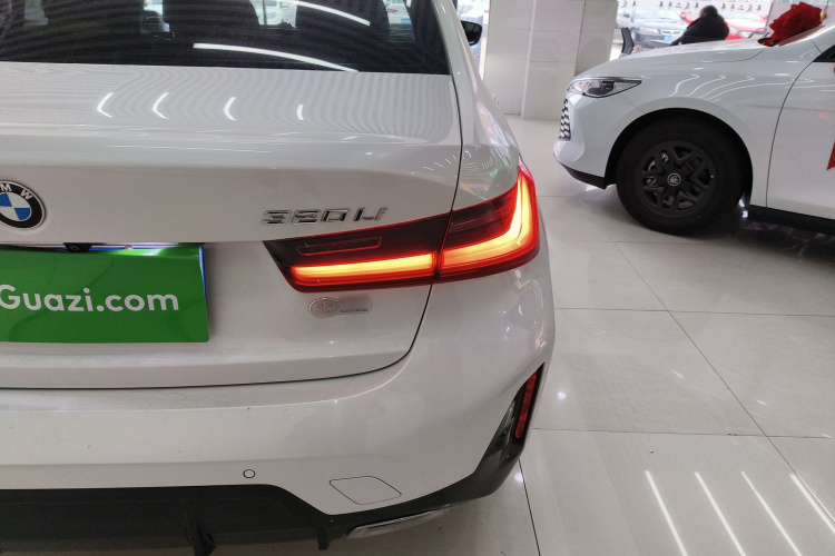 宝马3系 2023款 320Li M运动套装车身外观9