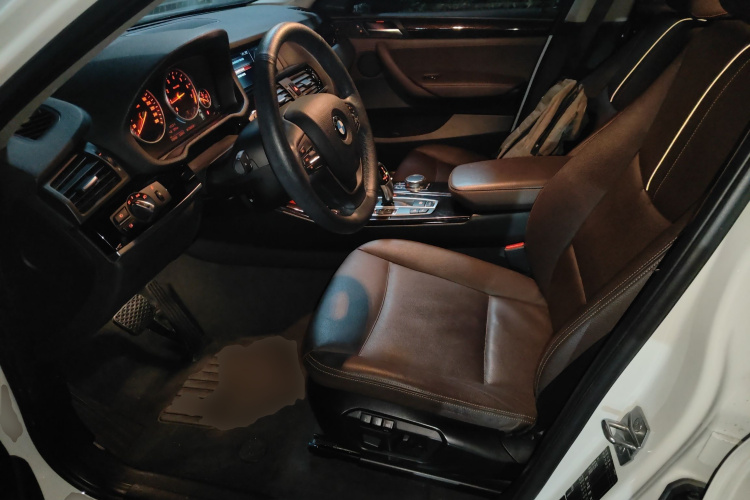 宝马X4 2014款 xDrive20i X设计套装中控内饰19