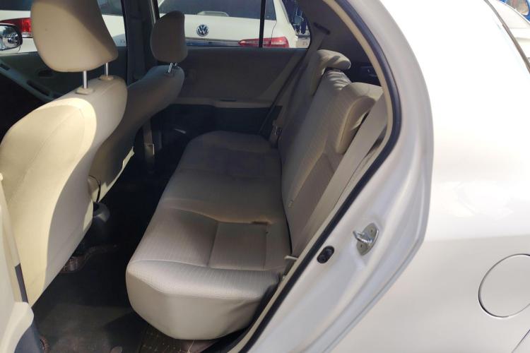 丰田 雅力士 2011款 1.6E 自动魅动版中控内饰7001