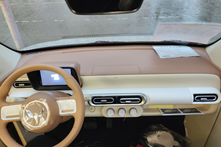 五菱汽车 宏光MINIEV 2024款 第三代 215km 青春版中控内饰12