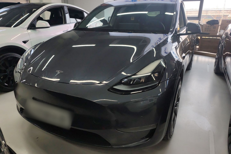 特斯拉 Model Y 2023款 长续航全轮驱动版车身外观2