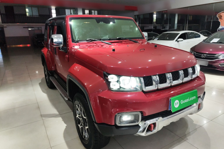 北京BJ40 2019款 PLUS 2.3T 自动四驱旗舰版 国VI车身外观3