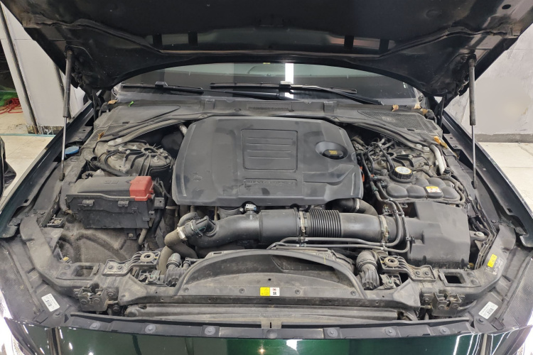 捷豹XFL 2023款 XFL 2.0T P250 两驱精英运动版局部细节24