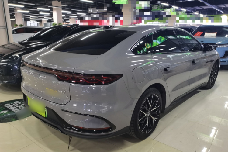 比亚迪 汉 2025款 DM-i 智驾版 125KM尊贵型车身外观6005