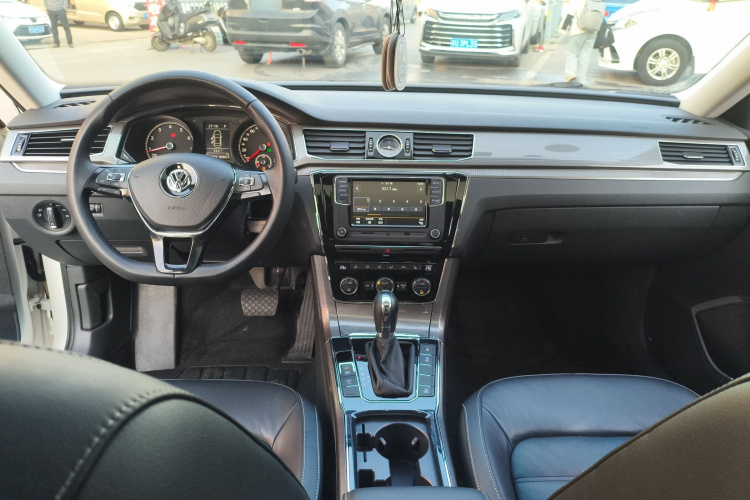 大众 帕萨特 2016款 330TSI DSG尊荣版中控内饰12