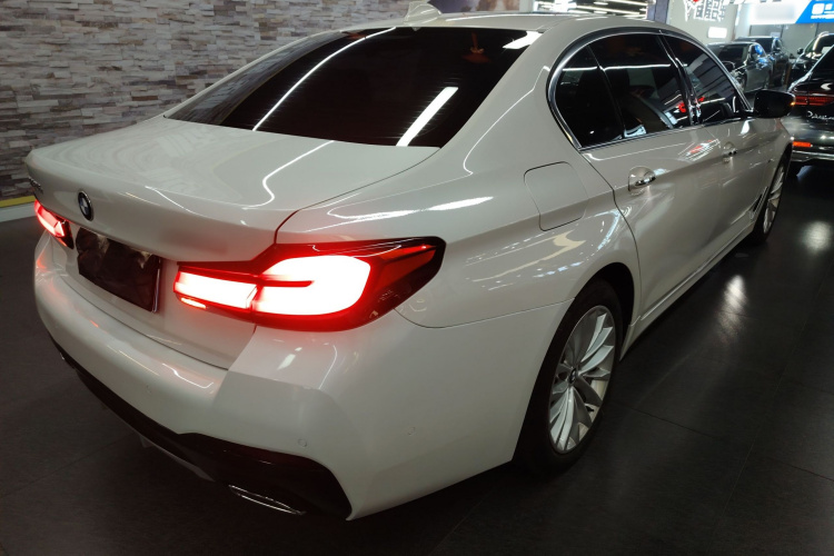 宝马5系 2018款 530Li 领先型 豪华套装车身外观6005