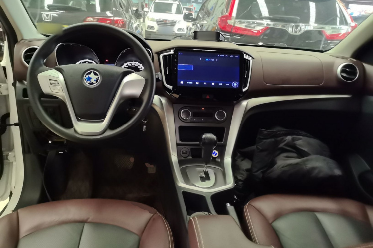 启辰T70X 2015款 2.0L CVT睿趣运动版中控内饰7002