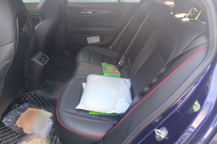 别克 君威 2021款 改款 GS 28T 精英型中控内饰21