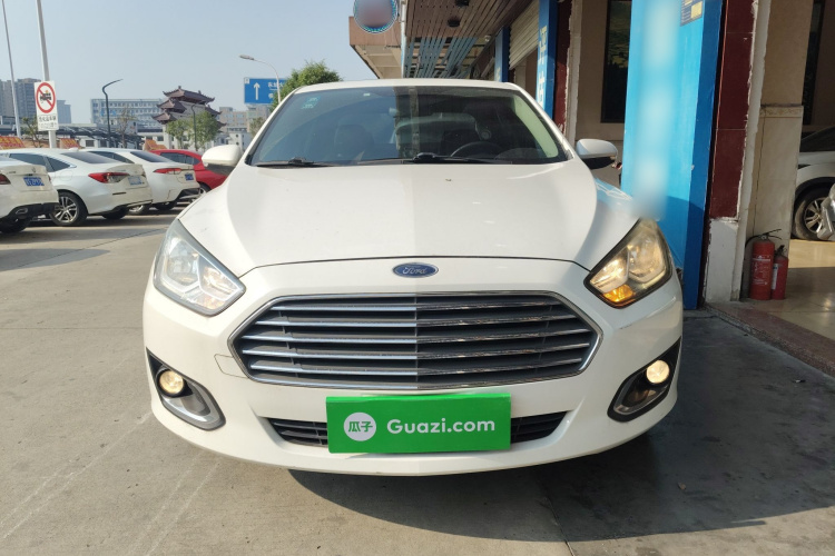 福特 福睿斯 2015款 1.5L 自动时尚型车身外观2