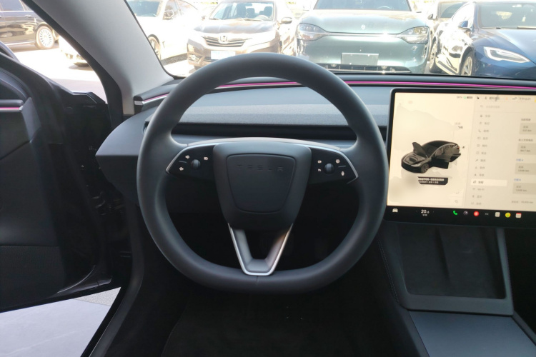 特斯拉 Model 3 2023款 长续航全轮驱动版中控内饰13