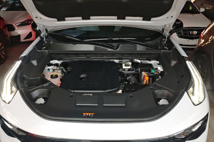 领克01 2023款 1.5TD EM-F 晨曦机舱底盘24