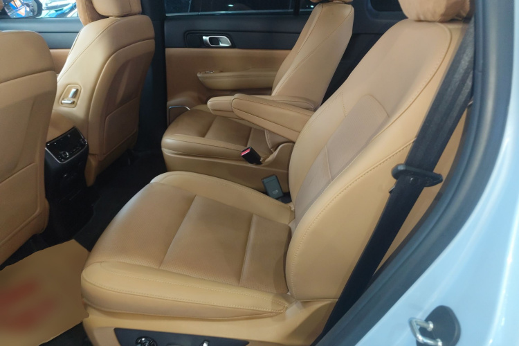 理想汽车 理想ONE 2021款 增程6座版中控内饰7004