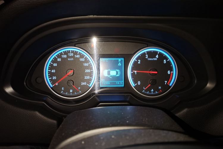 中华H530 2017款 1.6L 自动舒适型局部细节14