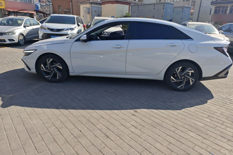 现代 伊兰特 2023款 1.5L CVT GLX精英版车身外观6003