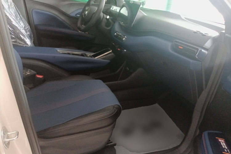 比亚迪 海鸥 2025款 智驾版 305km 活力版中控内饰41