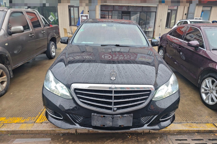 奔驰E级 2015款 改款 E 260 L车身外观2